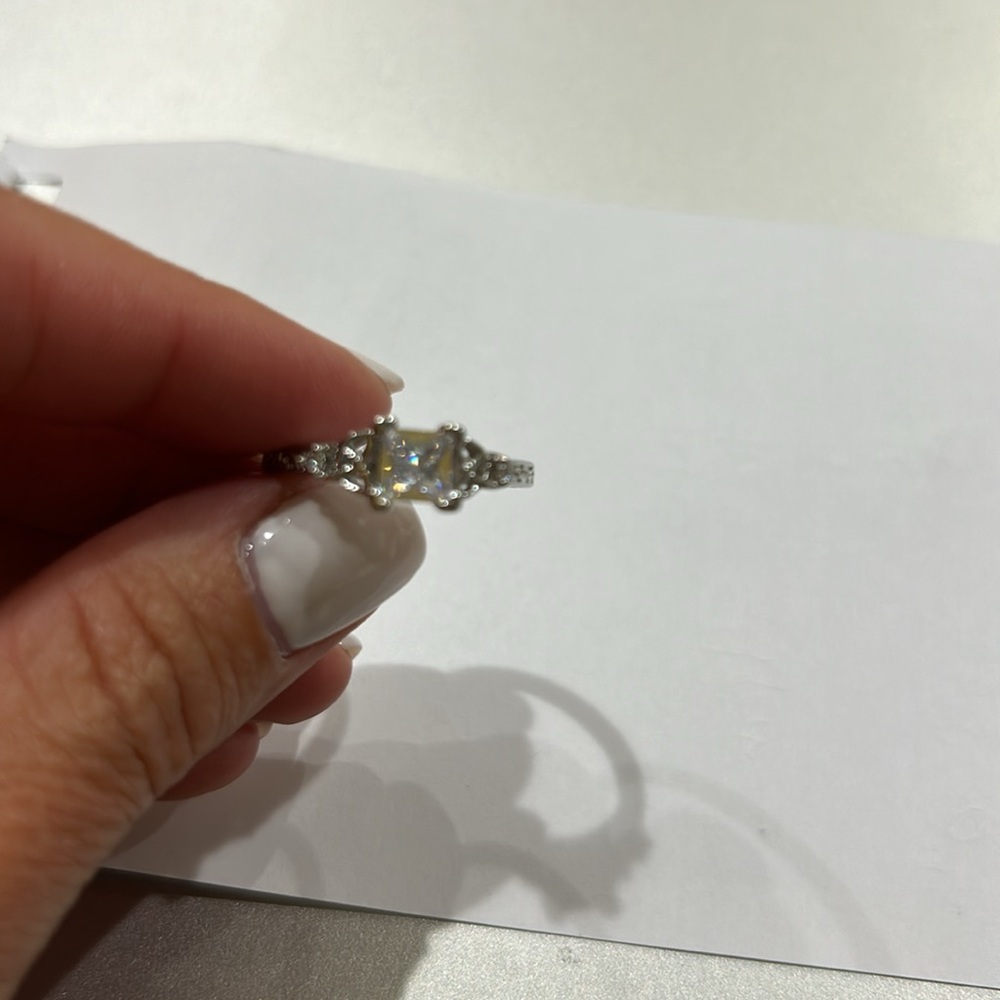 NWT - Celtic Knot Promise Ring with Zirconia Inlay - Sliver Plated - Picture 7 of 8